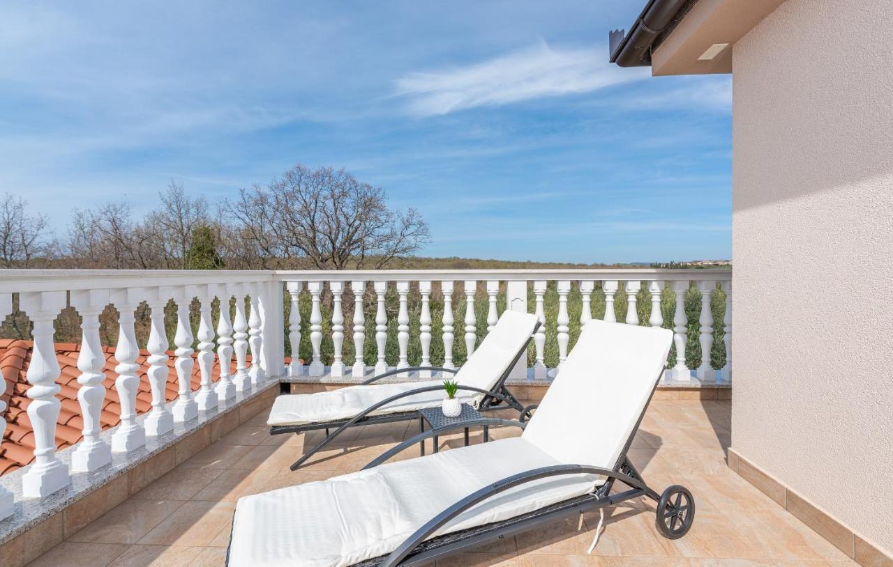 Villa Buroli With Pool, Sauna And Jacuzzi Extérieur photo