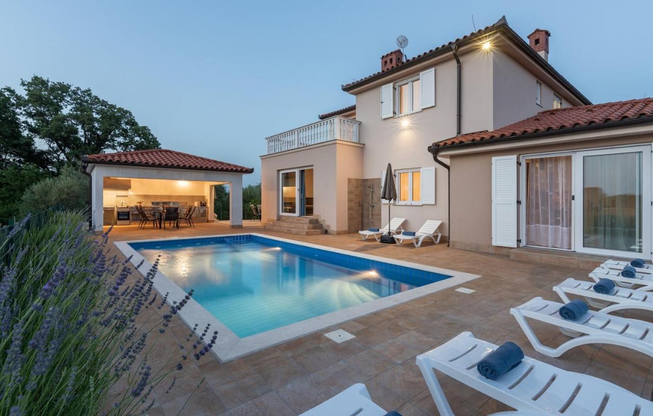 Villa Buroli With Pool, Sauna And Jacuzzi Extérieur photo