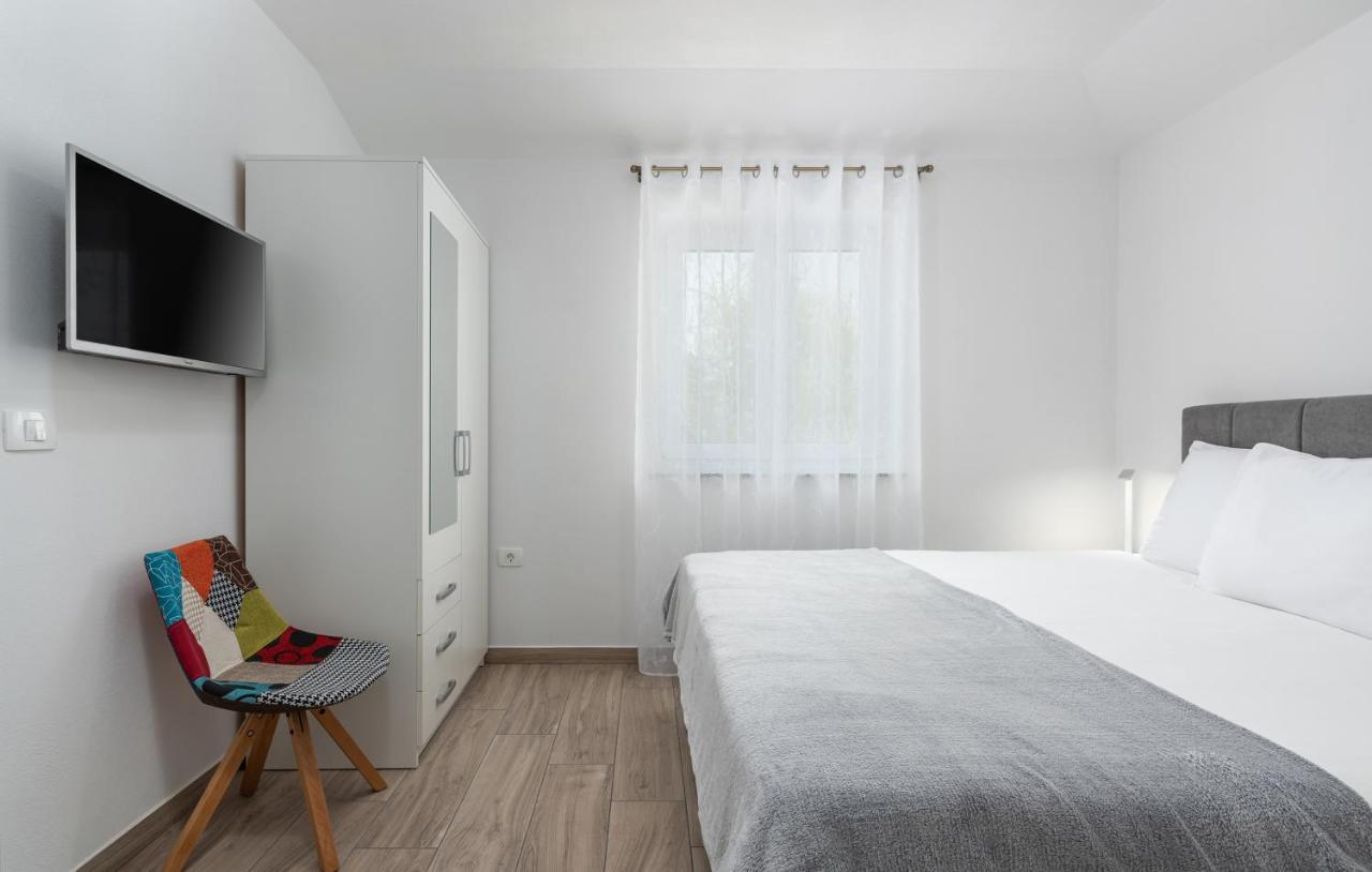 Villa Buroli With Pool, Sauna And Jacuzzi Extérieur photo