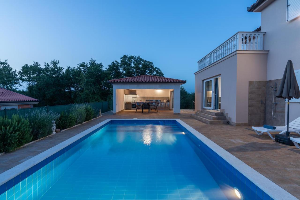 Villa Buroli With Pool, Sauna And Jacuzzi Extérieur photo