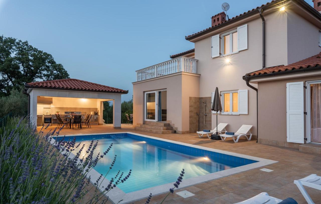 Villa Buroli With Pool, Sauna And Jacuzzi Extérieur photo