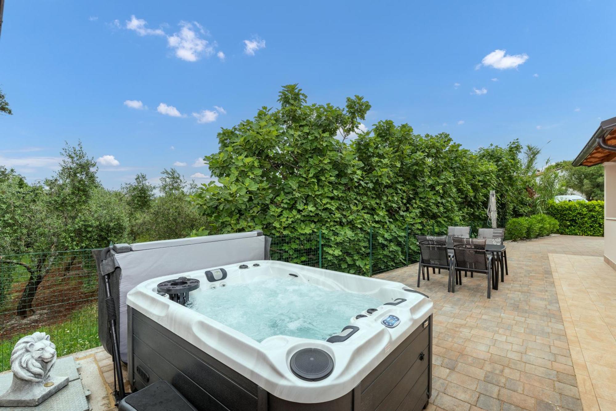Villa Buroli With Pool, Sauna And Jacuzzi Extérieur photo