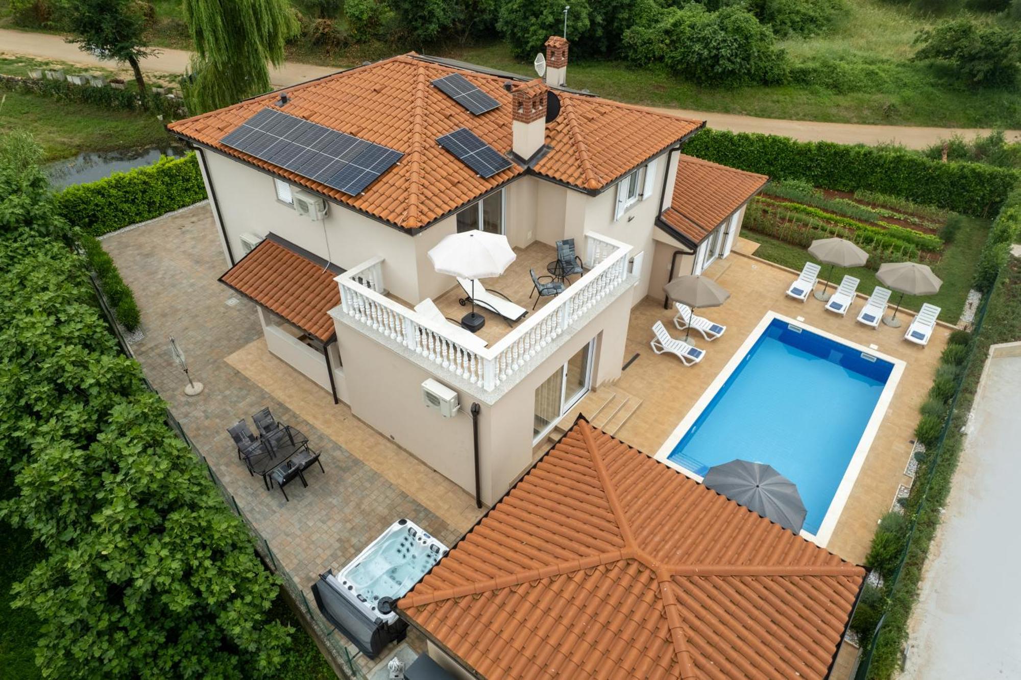Villa Buroli With Pool, Sauna And Jacuzzi Extérieur photo