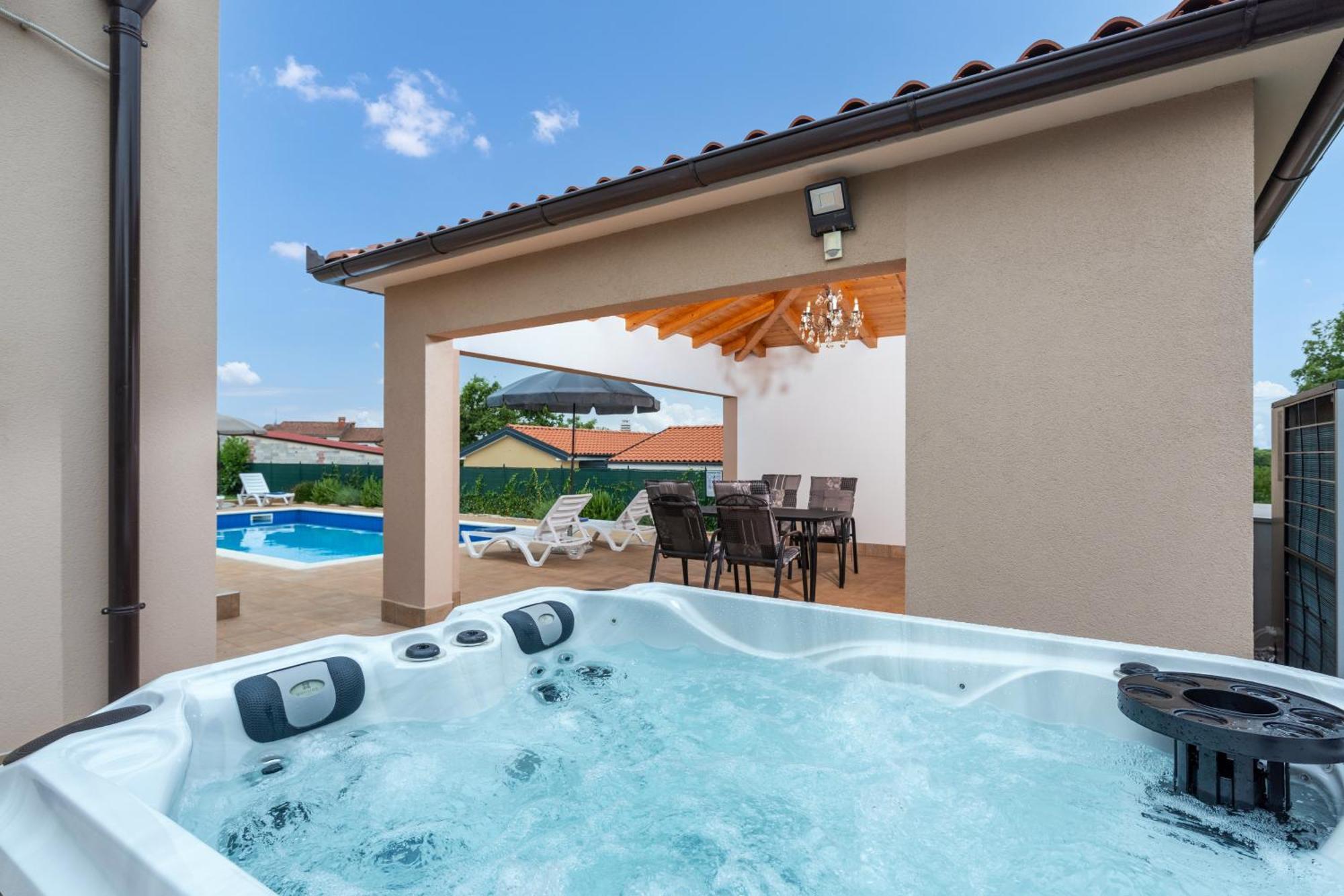 Villa Buroli With Pool, Sauna And Jacuzzi Extérieur photo