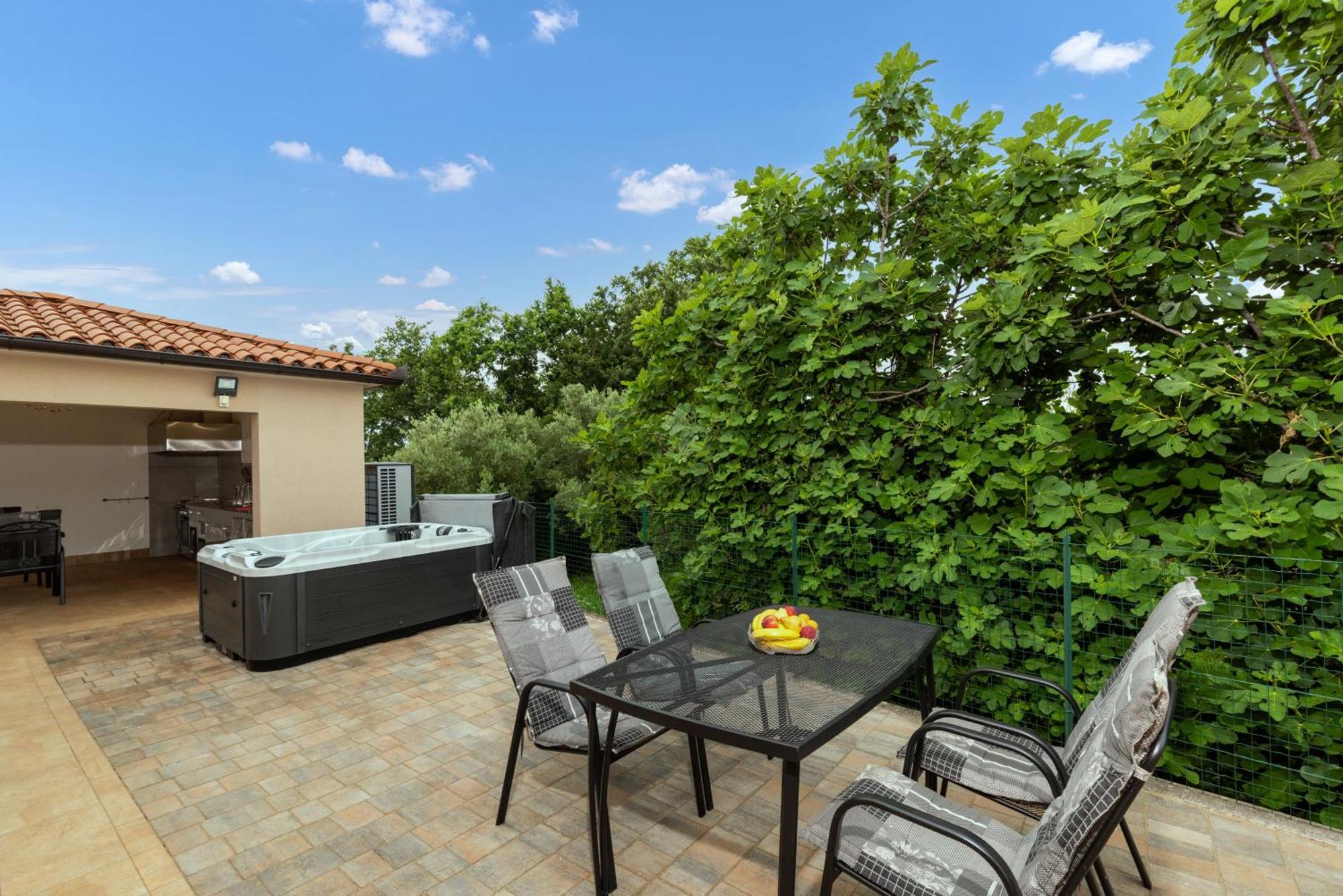 Villa Buroli With Pool, Sauna And Jacuzzi Extérieur photo